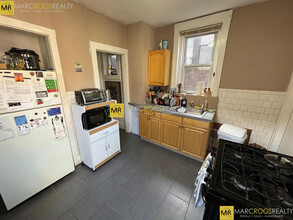 1371 Commonwealth Ave, Unit 3 in Boston, MA - Building Photo - Building Photo