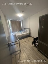 258A-258A Sunview St in Waterloo, ON - Building Photo - Building Photo