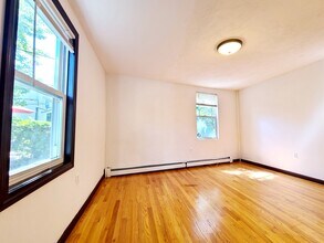 11 Shepard St, Unit 11 in Boston, MA - Building Photo - Building Photo