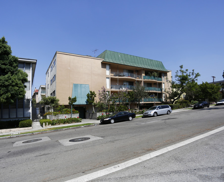 Hoover Terraces in Los Angeles, CA - Building Photo