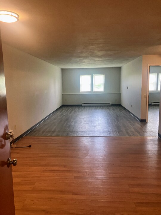 6162 US-20 in La Fayette, NY - Building Photo