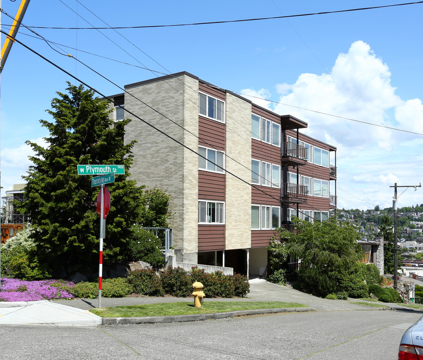 1952 Thorndyke Ave W in Seattle, WA - Building Photo