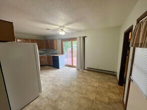 316 Olive St in Bourbon, MO - Building Photo - Building Photo