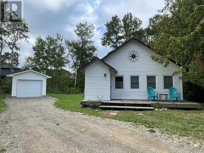 114 Chamonix Cres in Blue Mountains, ON - Building Photo - Building Photo