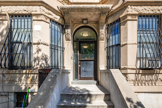 1003 Lafayette Ave in Brooklyn, NY - Foto de edificio - Building Photo