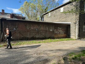 122 E Cottage Pl in York, PA - Building Photo