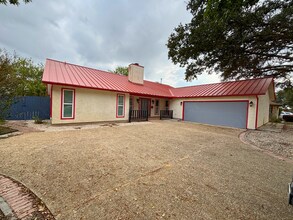 6318 Firestone Pkwy in San Antonio, TX - Building Photo - Building Photo