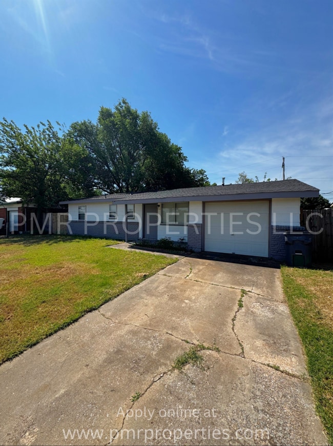 property at 416 NW Woodridge Dr