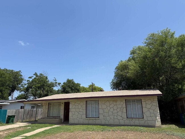 419 Rosemont Dr in San Antonio, TX - Building Photo - Building Photo