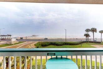 6102 Seawall Blvd, Unit 253 in Galveston, TX - Building Photo - Building Photo