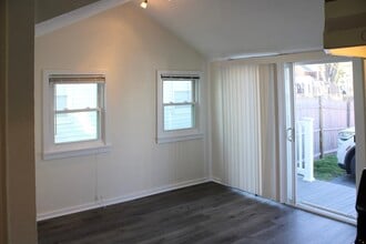 20-22-22 Emerson St in Stoneham, MA - Building Photo - Building Photo