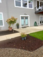 205 Island View Dr in Woodland, WA - Foto de edificio - Building Photo