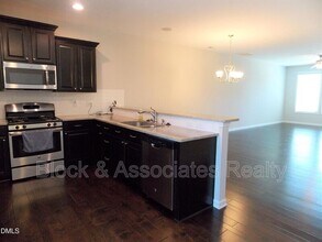 509 N Tunstall Ave in Apex, NC - Building Photo - Building Photo
