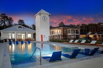 Cottage Living in Conroe, TX - Building Photo - Building Photo