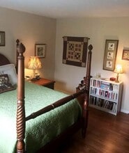 1018 Castilian Ct in Glenview, IL - Building Photo - Building Photo