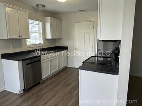 323 Rushmore Ct in Raeford, NC - Building Photo - Building Photo