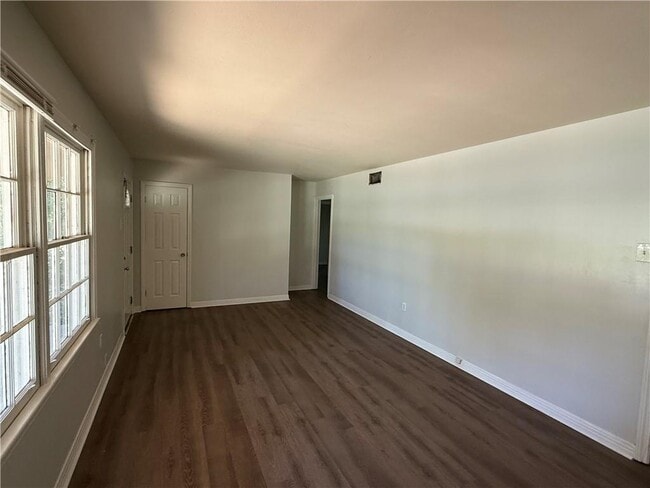 65 Elizabeth Ave in Chickasaw, AL - Building Photo - Building Photo