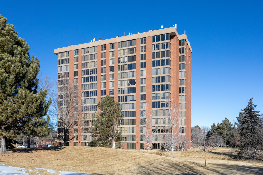 The Waterford in Englewood, CO - Building Photo