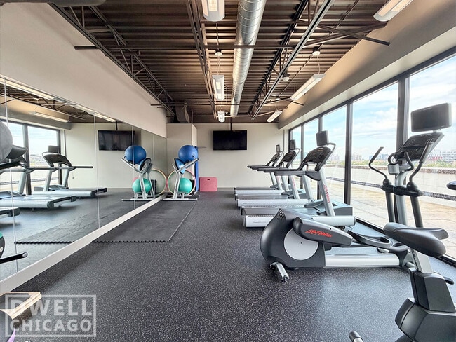 231 W Scott St, Unit 1 in Chicago, IL - Building Photo - Building Photo
