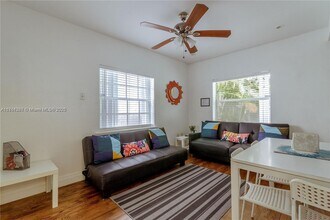7820 Abbott Ave in Miami Beach, FL - Foto de edificio - Building Photo