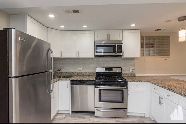 1538 N Maplewood Ave in Chicago, IL - Building Photo - Building Photo