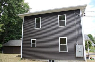 7 Federal St, Unit 9 Fed St millers falls in Millers Falls, MA - Building Photo - Building Photo