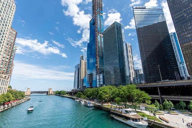 Coast at Lakeshore East in Chicago, IL - Building Photo - Building Photo