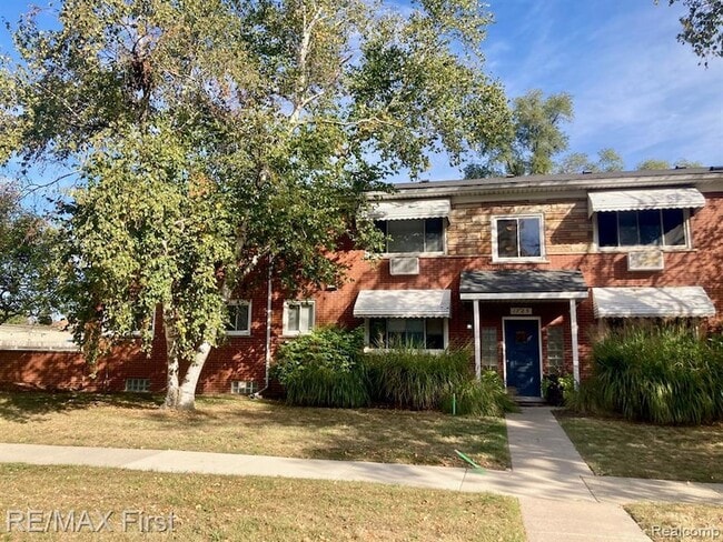 property at 1725 Gardenia Ave