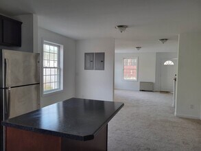 6 Grove St in Dover, NH - Building Photo - Building Photo