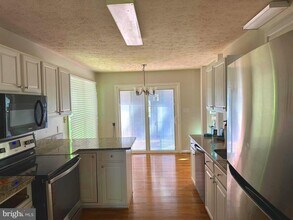 6316 Forest Grove Dr in Fredericksburg, VA - Building Photo - Building Photo