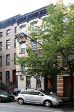 112 W 15th St in New York, NY - Building Photo - Building Photo