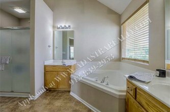 22091 Elm St in Spring Hill, KS - Building Photo - Building Photo