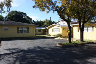 2216 Fillmore St in Hollywood, FL - Building Photo - Building Photo