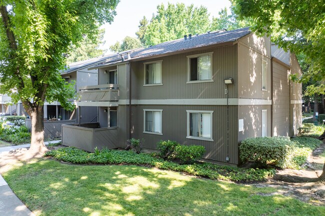 Shasta Terrace in Vacaville, CA - Foto de edificio - Building Photo