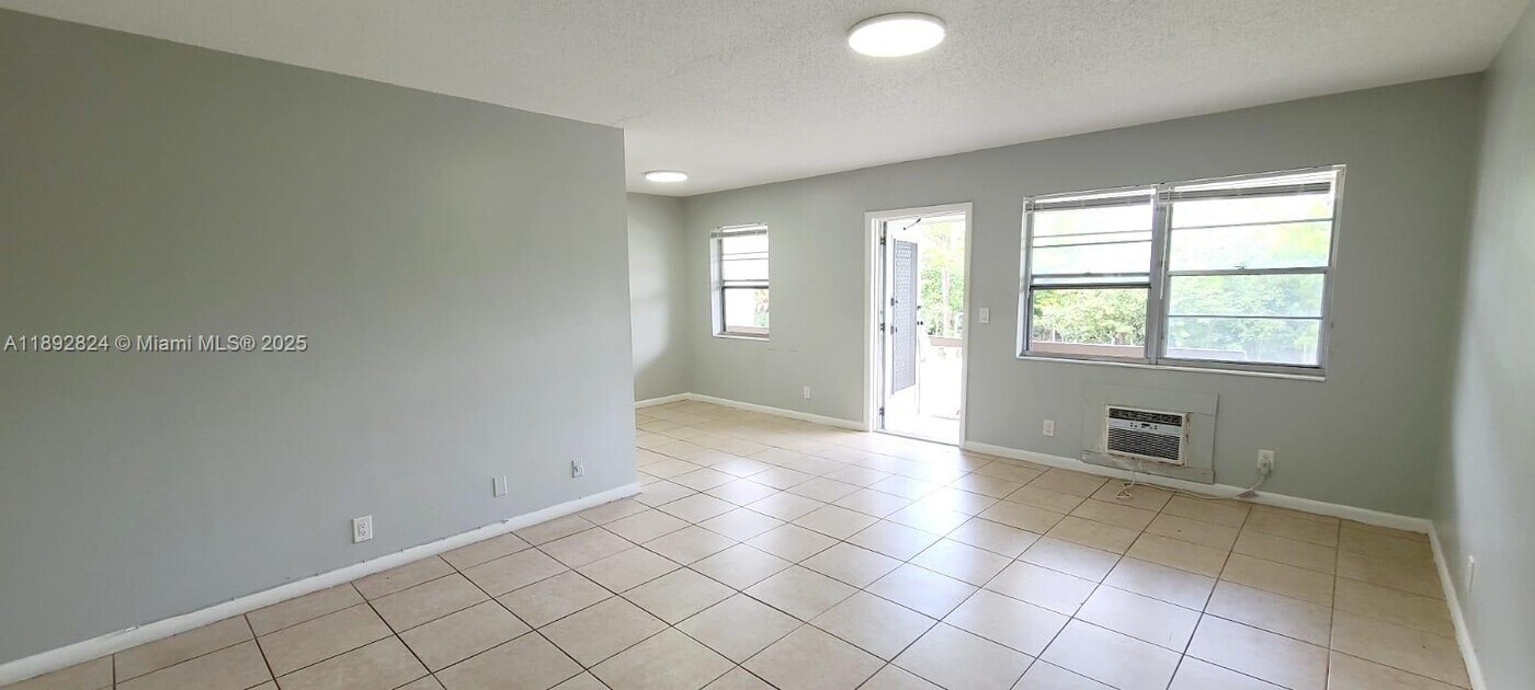 287 Norwich L in West Palm Beach, FL - Building Photo