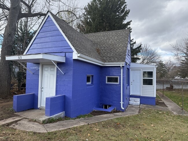 property at 513 Stratford Ave