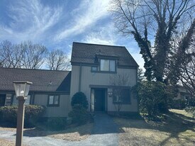 574 Heritage Vlg in Southbury, CT - Building Photo