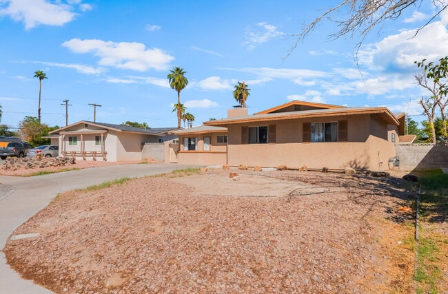 2016 Embrey Ave in Las Vegas, NV - Building Photo - Building Photo