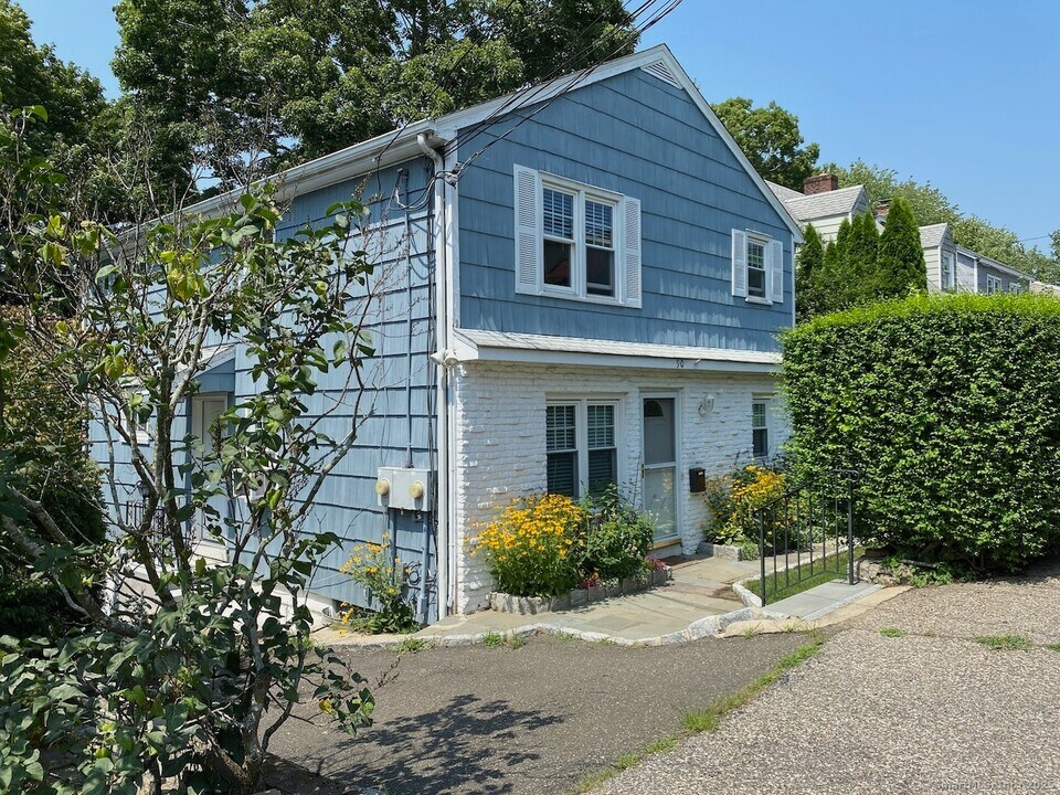 90 Highview Ave in Stamford, CT - Building Photo