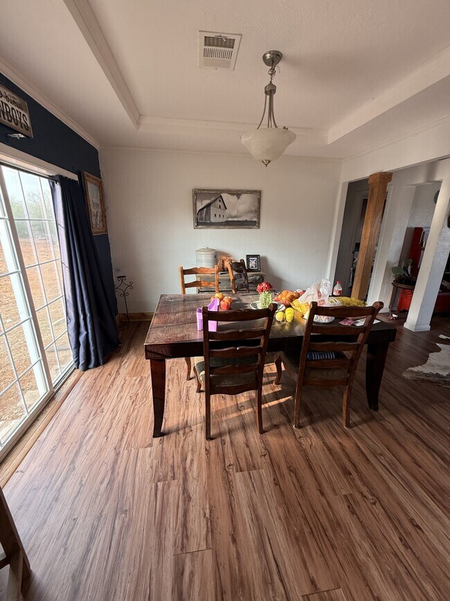 2133 Co Rd 430 in Pleasanton, TX - Building Photo - Building Photo