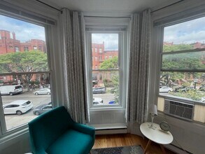360 Newbury St, Unit 7 in Boston, MA - Foto de edificio - Building Photo