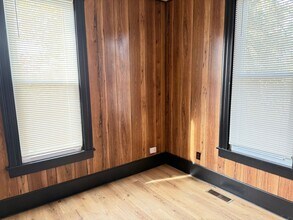 1104 W Macarthur Ave in Bloomington, IL - Building Photo - Building Photo