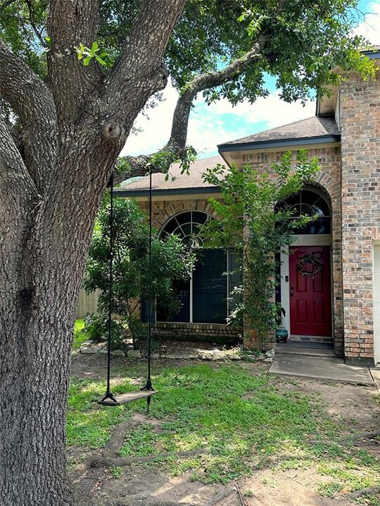 8912 Campo Verde Ct in Austin, TX - Foto de edificio