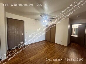 6111 W Nebraska Ave in Milwaukee, WI - Building Photo - Building Photo