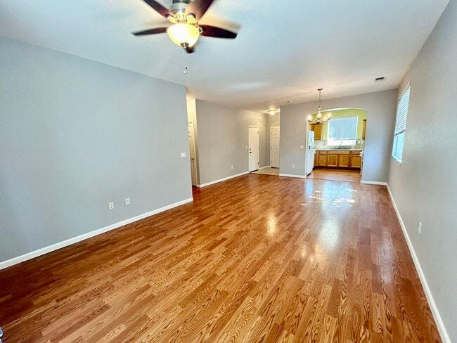 392 Royal Troon Dr in Dayton, NV - Building Photo - Building Photo