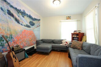 290 Laburnam Crescent in Rochester, NY - Building Photo - Building Photo