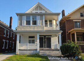 923 Rogers Pl in Cincinnati, OH - Building Photo