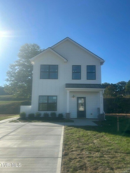 4196 Oak St in Blountville, TN - Building Photo - Building Photo