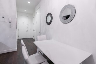 95 Wall St-Unit -608 in New York, NY - Building Photo - Building Photo