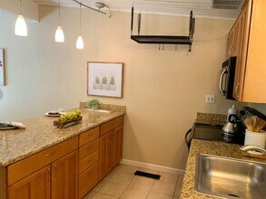 841 Division St in Pleasanton, CA - Building Photo - Building Photo